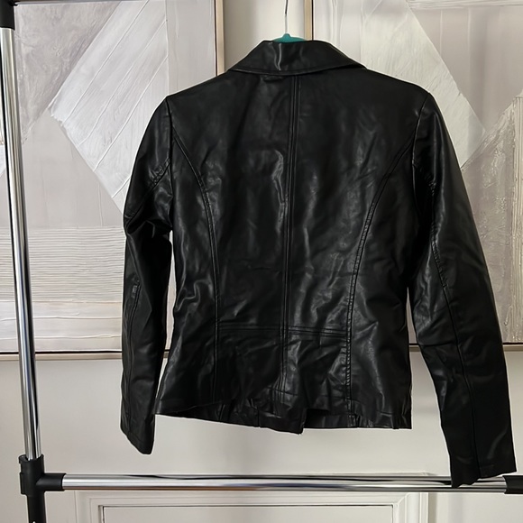 Womens faux leather biker style jacket - Picture 5 of 5